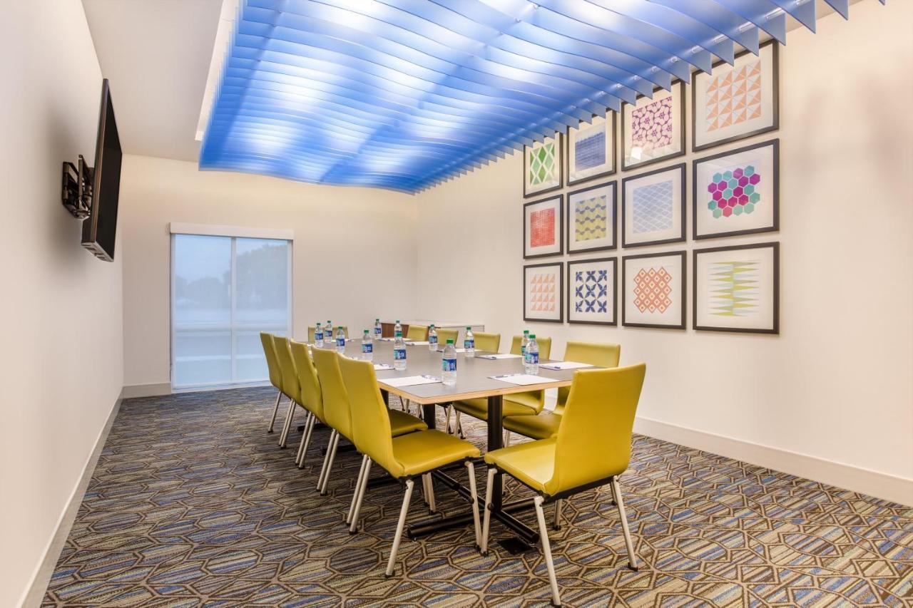 Holiday Inn Express & Suites - Ottawa By Ihg Exterior foto