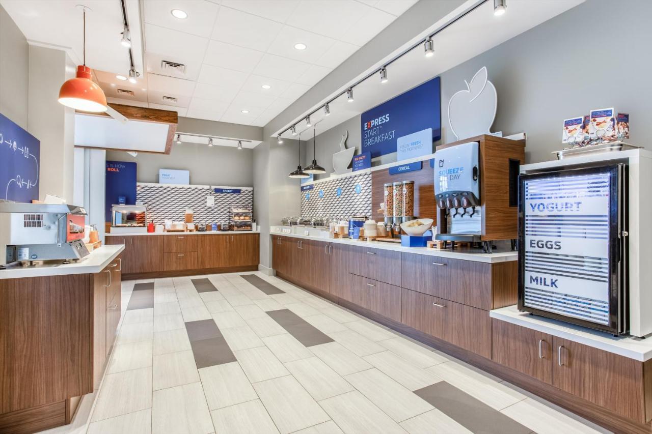 Holiday Inn Express & Suites - Ottawa By Ihg Exterior foto